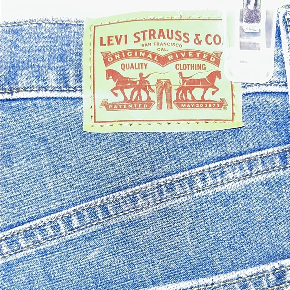 Levi's Women's Premium High Loose Taper Jeans, Size 27 x 27 - Picture 10 of 13